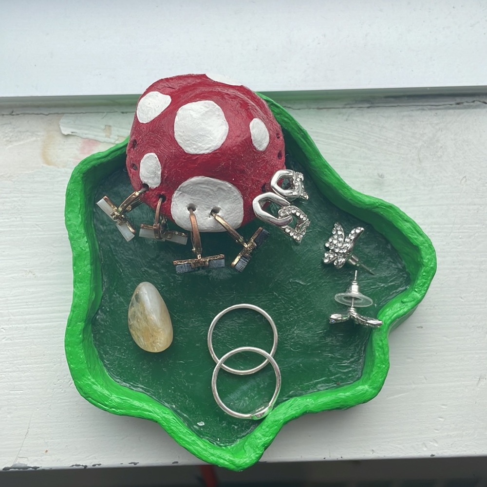 HANDMADE Mushroom Earring & Jewelry Holder - Picture 3 of 3
